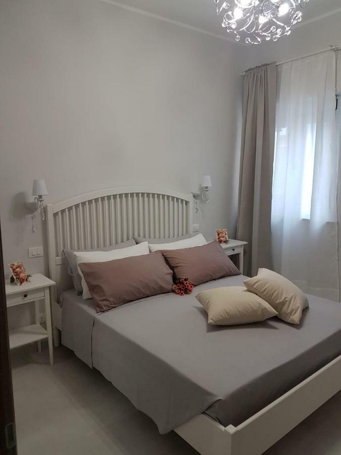 Affitta Camere Da Nonna Maria Lesina Exteriör bild